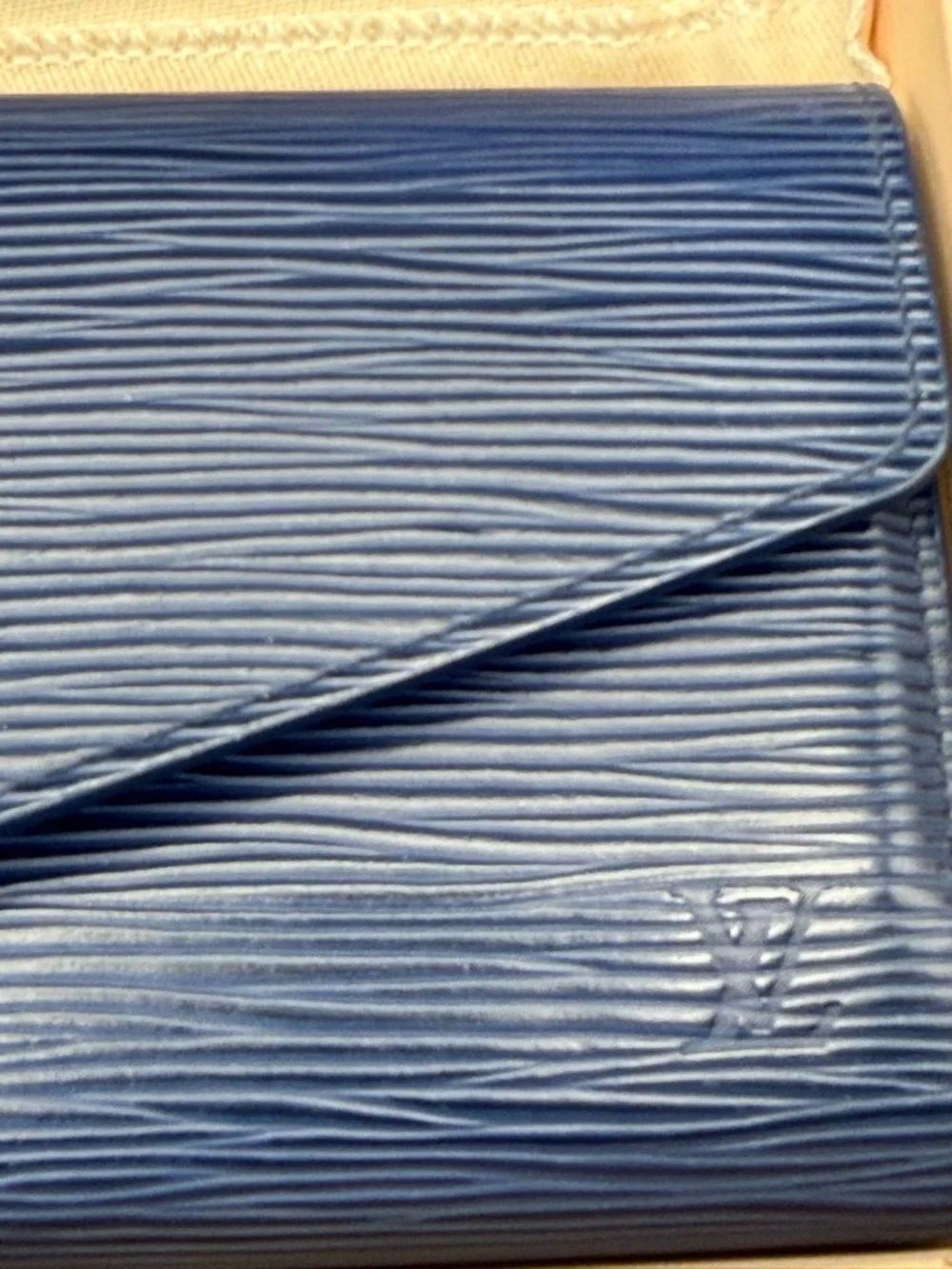 Louis Vuitton Epi Sarah Wallet Navy💙 with box dust bag, NIB‎